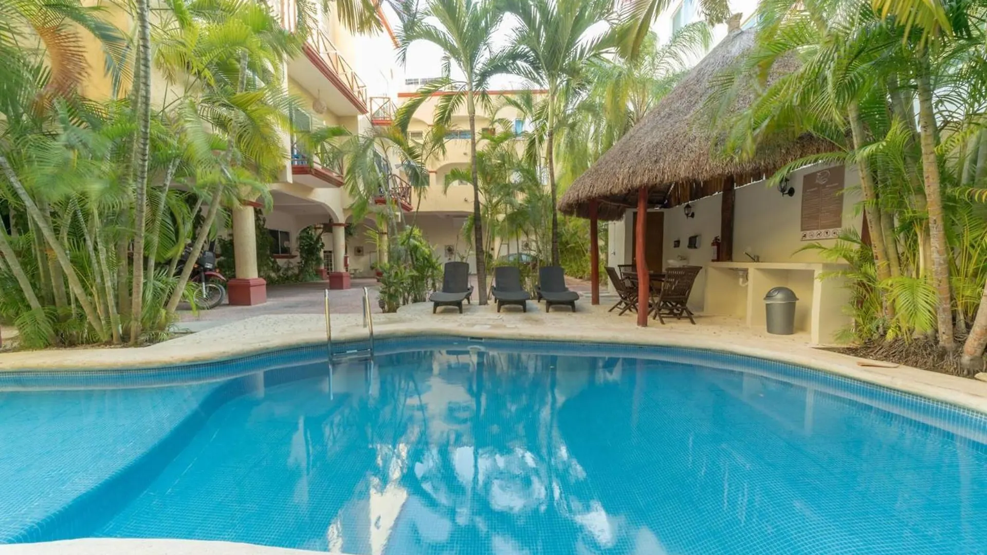 2 Bedroom Condo Only Steps To The Beach - At Magic Paradise Condos, Mamitas Beach - Magia プレヤデルカーメン 別荘