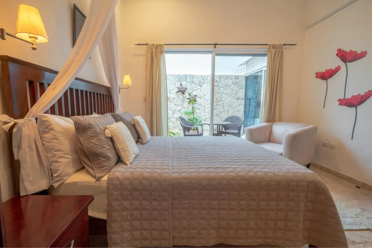 2 Bedroom Condo Only Steps To The Beach - At Magic Paradise Condos, Mamitas Beach Playa del Carmen Holiday home